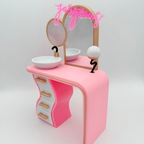 LOL Surprise! OMG House Of Surprises Dollhouse Replacement Pink Vanity Makeup - Picture 3 of 5